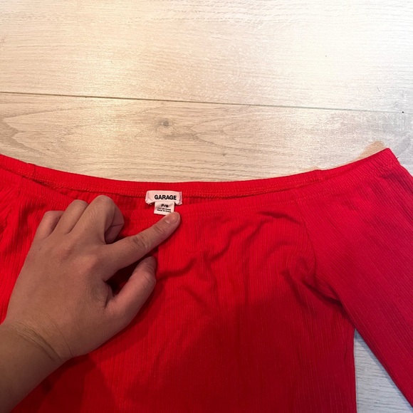 Off-Shoulder long sleeve tee - Picture 2 of 2